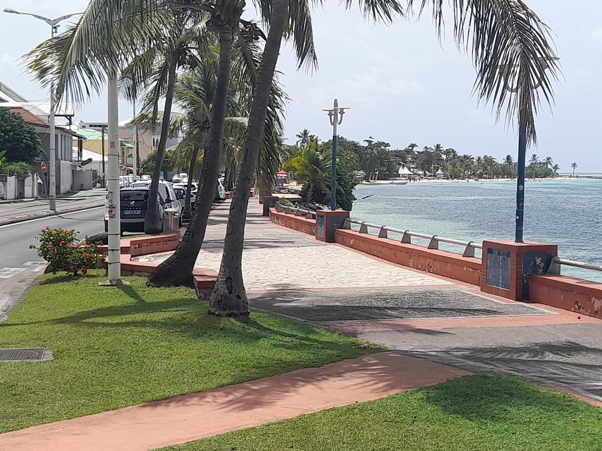 Plage Et Vacance Sainte-Anne  Exteriér fotografie